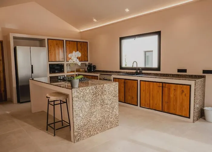 Seaweeds Villa Roque
